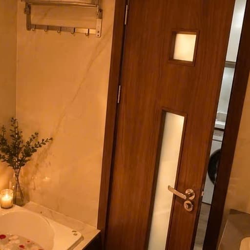 Deluxe One-Bedroom Suite – Đội Cấn